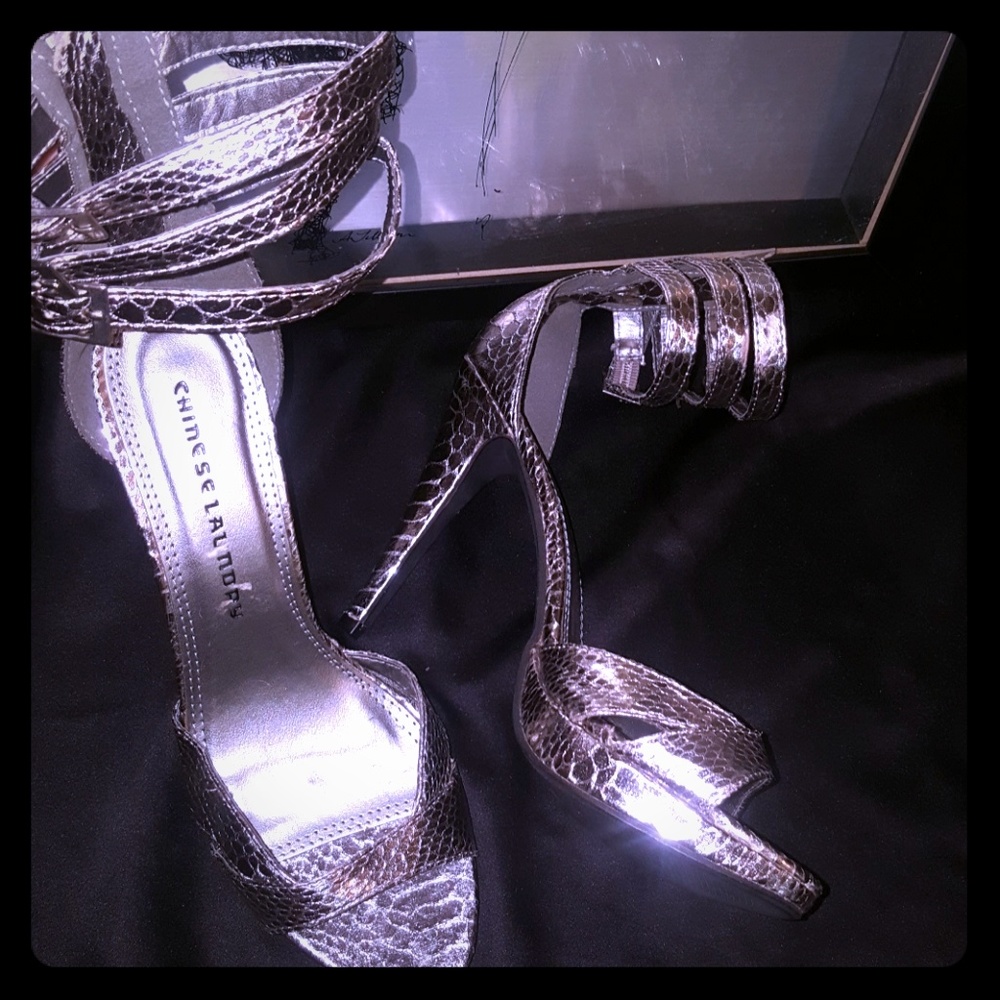 🐍NEW! SUPER HOT HEELS🐍